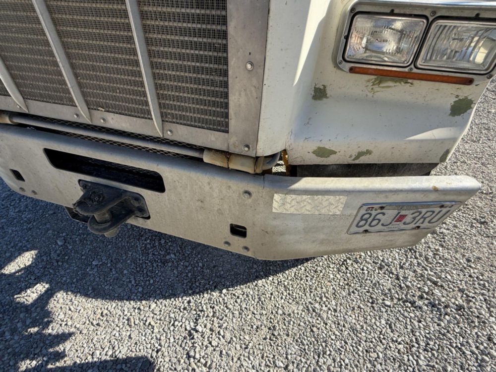 2006 Kenworth T-800 Tri-Axle Ox Bodies Dump Truck