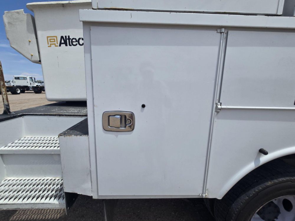 2022 Ford F-550 4x4 Altec AT-40G Bucket Truck