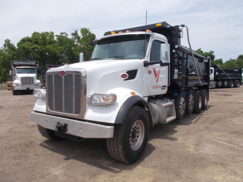 2026 Peterbilt 567 10x4 18' Load King Dump Truck