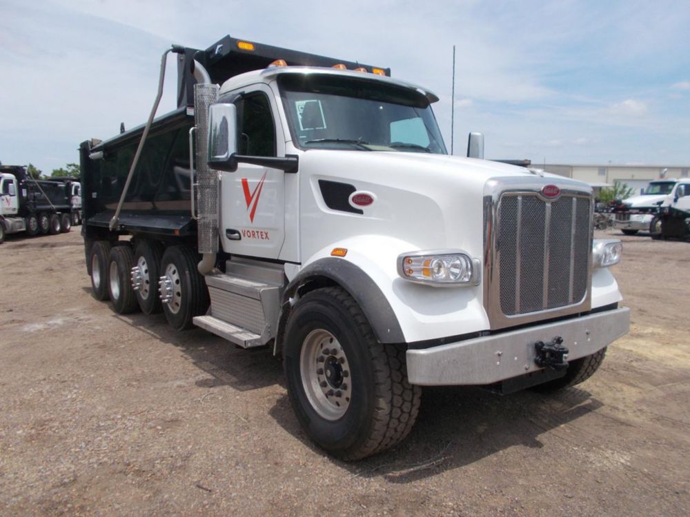 2026 Peterbilt 567 10x4 18' Load King Dump Truck