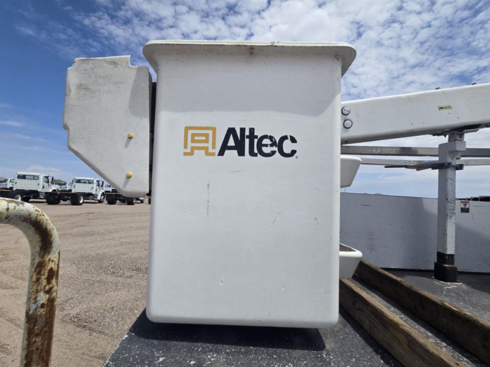 2022 Ford F-550 4x4 Altec AT-40G Bucket Truck