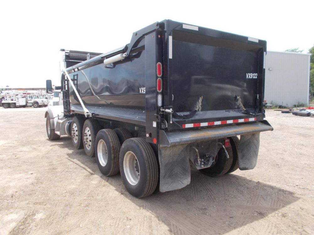 2026 Peterbilt 567 10x4 18' Load King Dump Truck