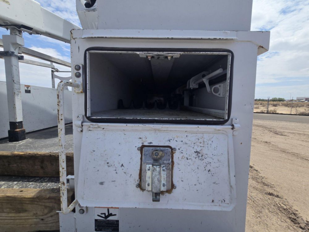 2022 Ford F-550 4x4 Altec AT-40G Bucket Truck