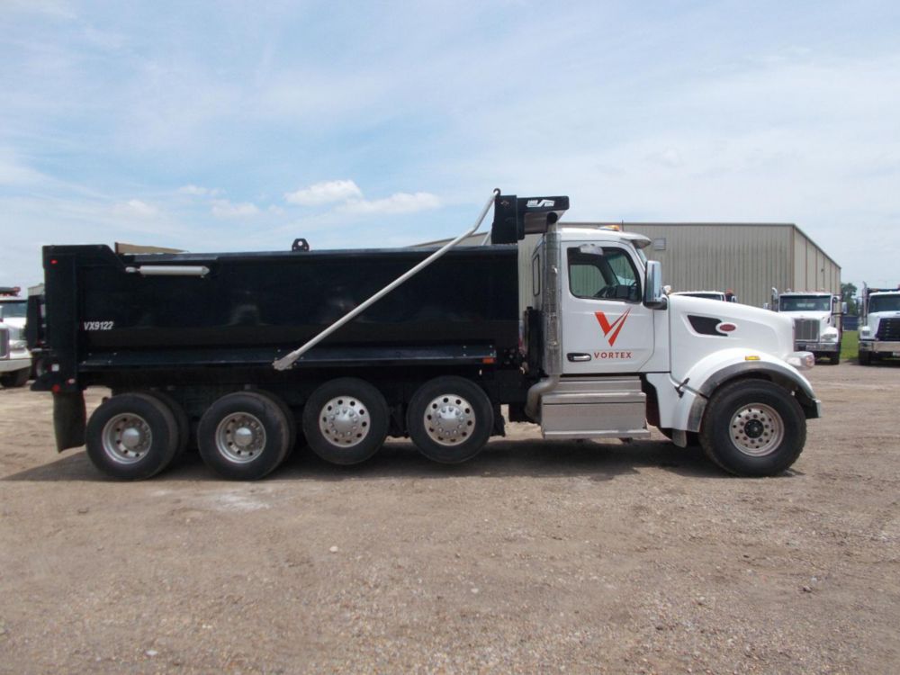 2026 Peterbilt 567 10x4 18' Load King Dump Truck