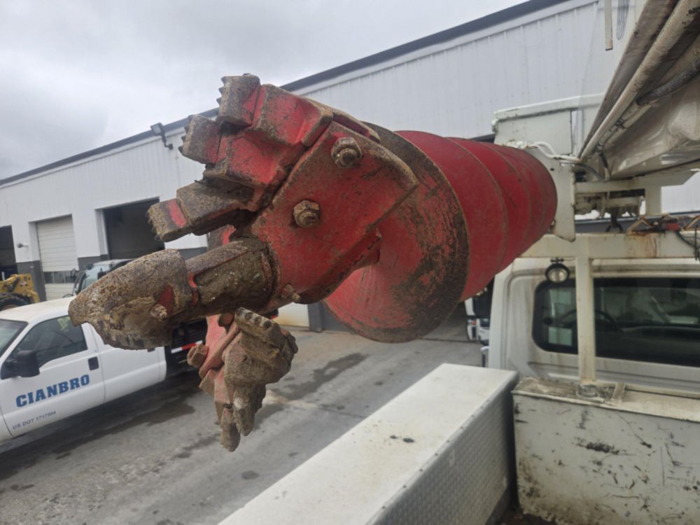 2009 Int'l 4300 4x2 Terex Commander 4047 Digger Derrick Truck