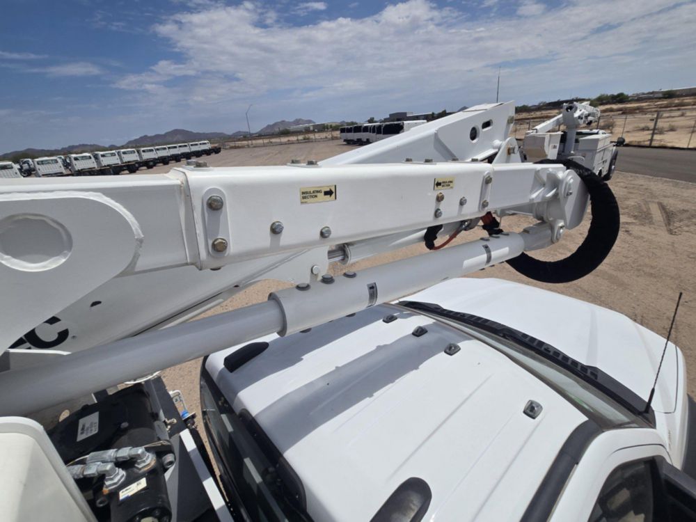 2022 Ford F-550 4x4 Altec AT-40G Bucket Truck