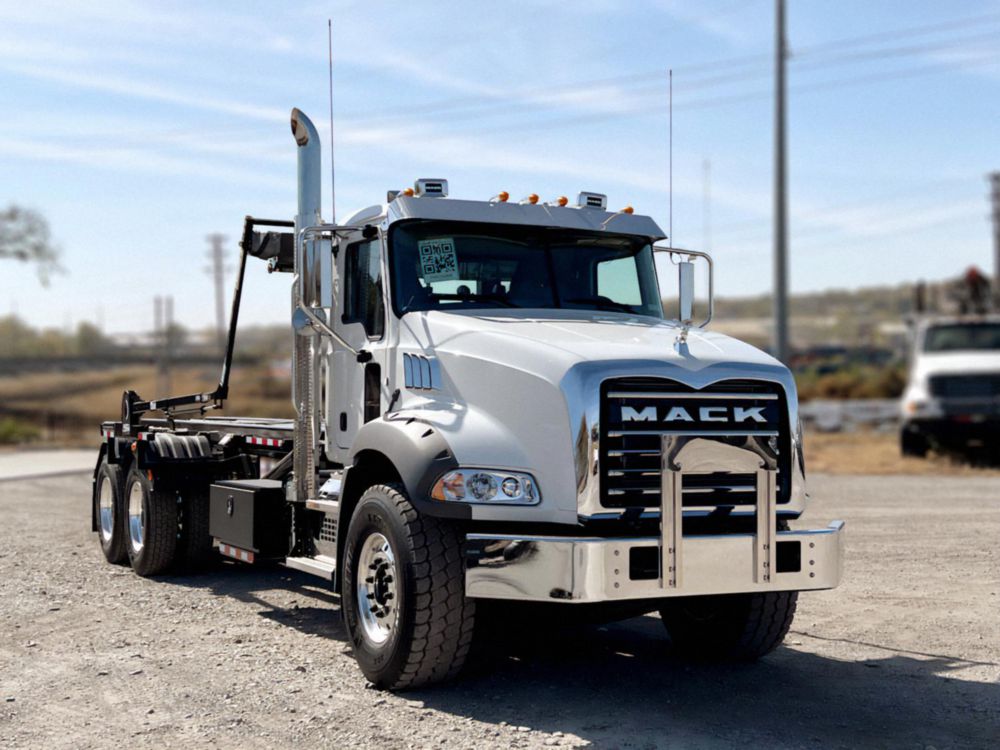 落葉樹 mack 2025 Mack GR64BR 6x4 Galbreath U5-OR-174 Roll-Off Truck