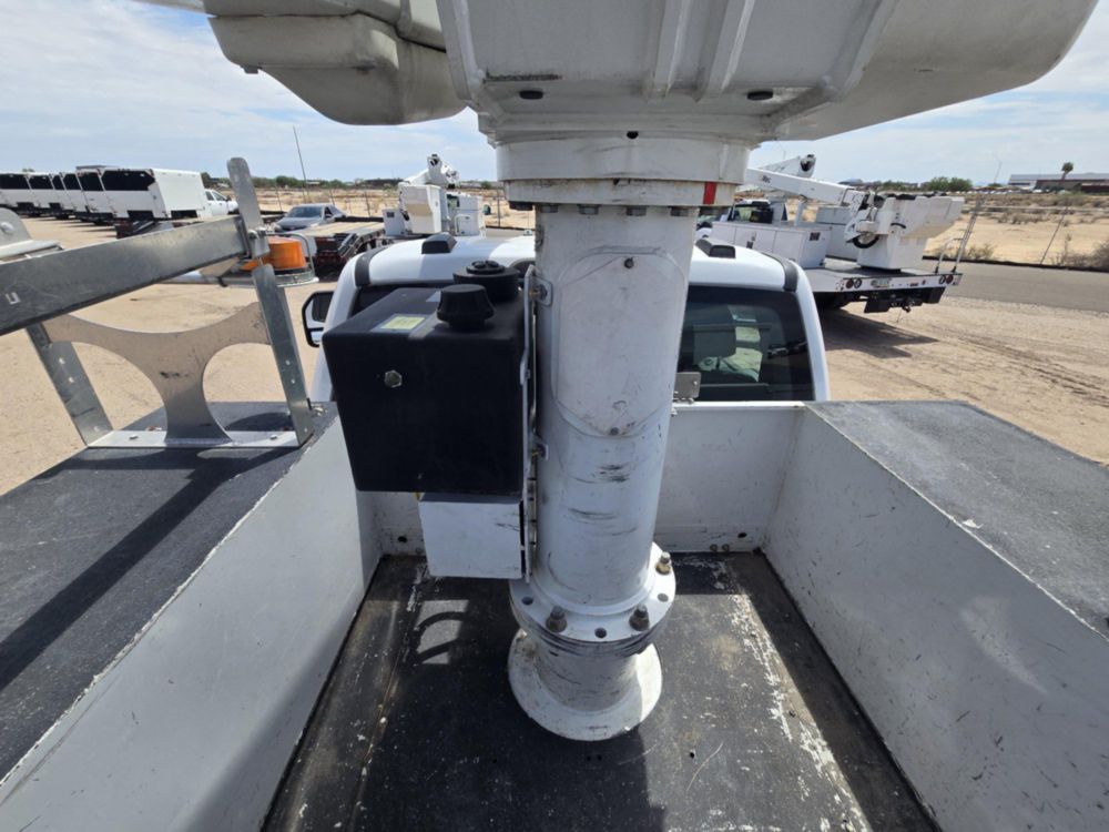 2022 Ford F-550 4x4 Altec AT-40G Bucket Truck