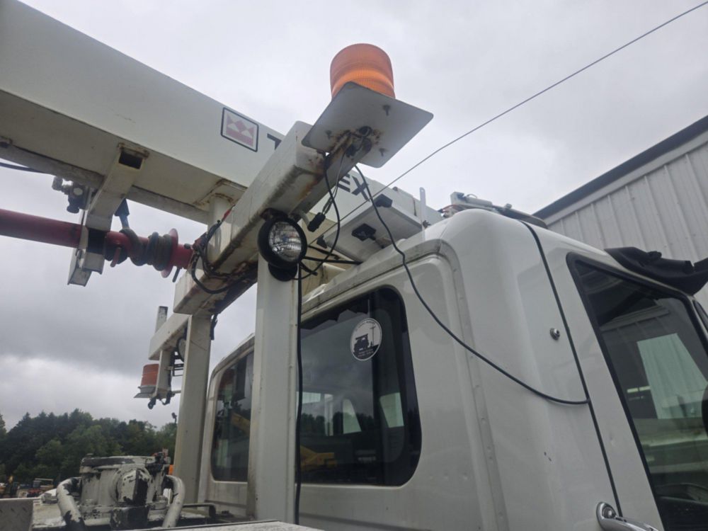 2009 Int'l 4300 4x2 Terex Commander 4047 Digger Derrick Truck