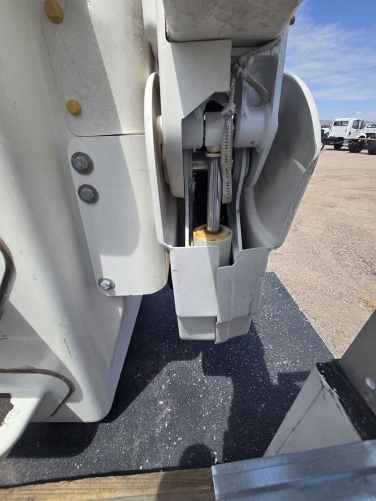 2022 Ford F-550 4x4 Altec AT-40G Bucket Truck