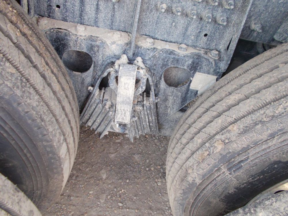 2026 Peterbilt 567 10x4 18' Load King Dump Truck