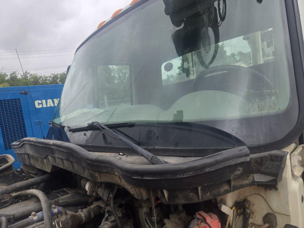 2009 Int'l 4300 4x2 Terex Commander 4047 Digger Derrick Truck