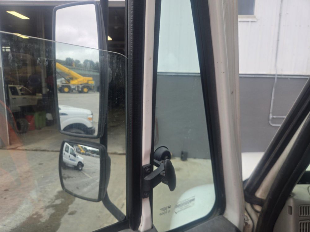 2009 Int'l 4300 4x2 Terex Commander 4047 Digger Derrick Truck