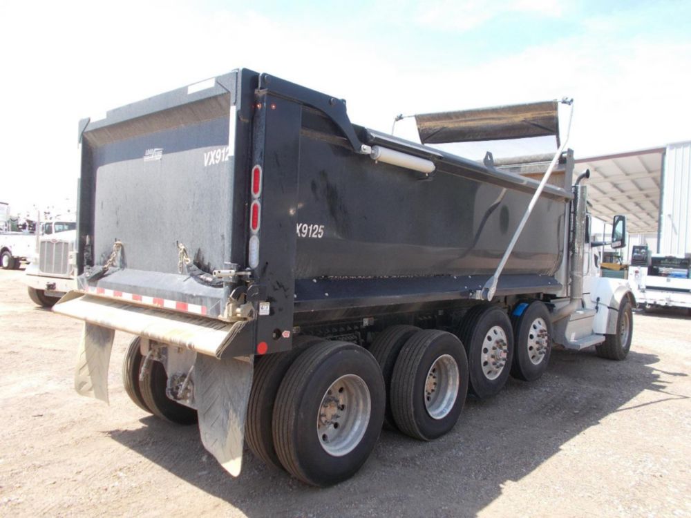 2026 Peterbilt 567 10x4 18' Load King Dump Truck