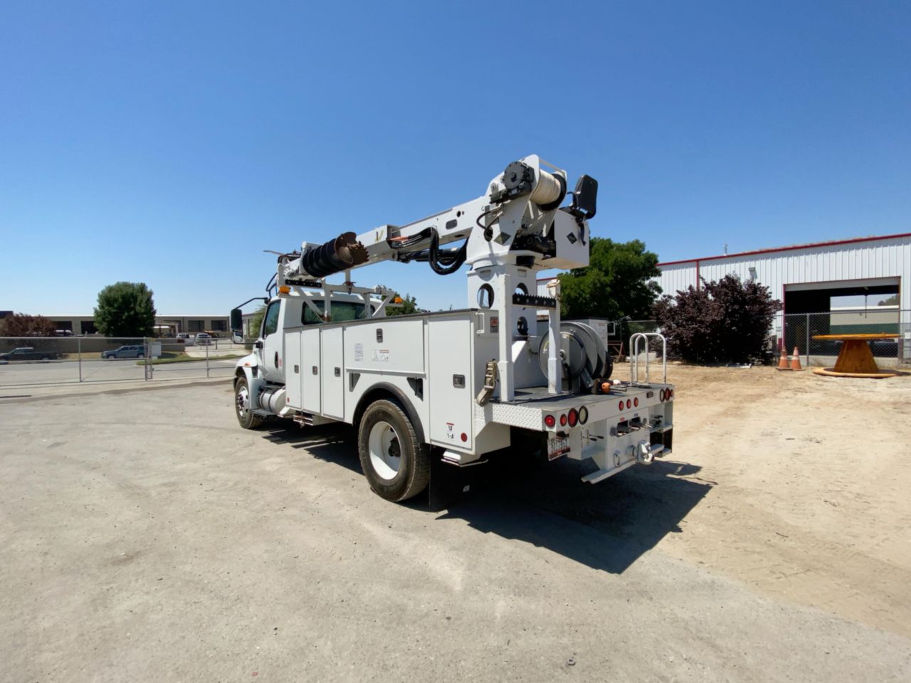 2019 International MV607 4x2 Versalift TMD-2047-T Digger Derrick