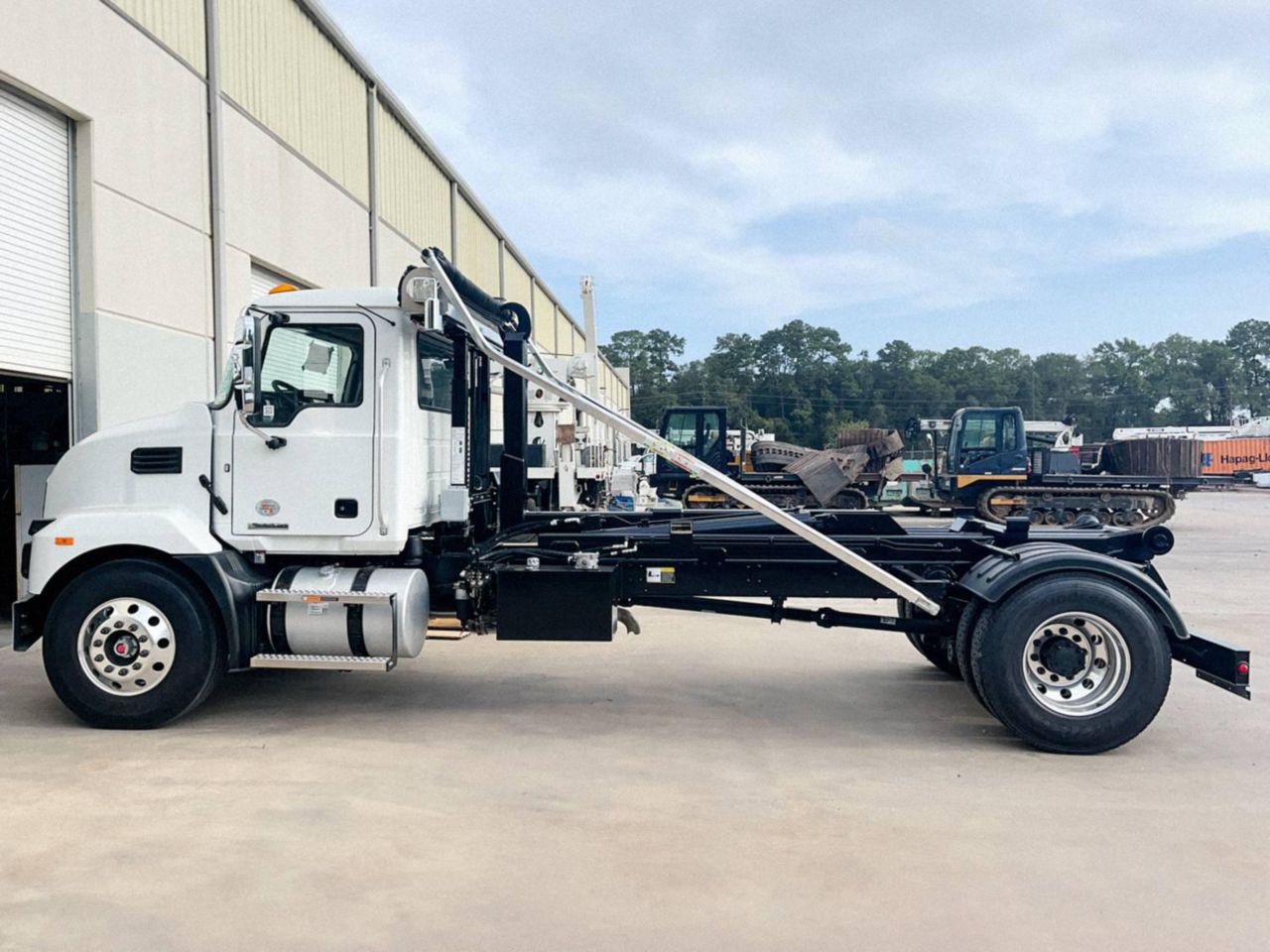 2024 Mack MD7 42R 4x2 Palfinger HAD200L Hook Lift Truck
