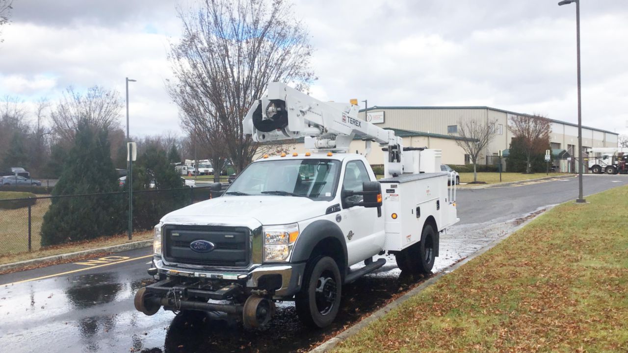 2016 Ford F550 4x4 2007 Terex LT38P HiRail Bucket Truck