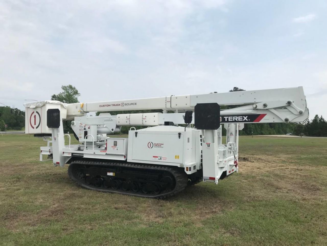60 ft Track Bucket Rental - Custom Truck One Source