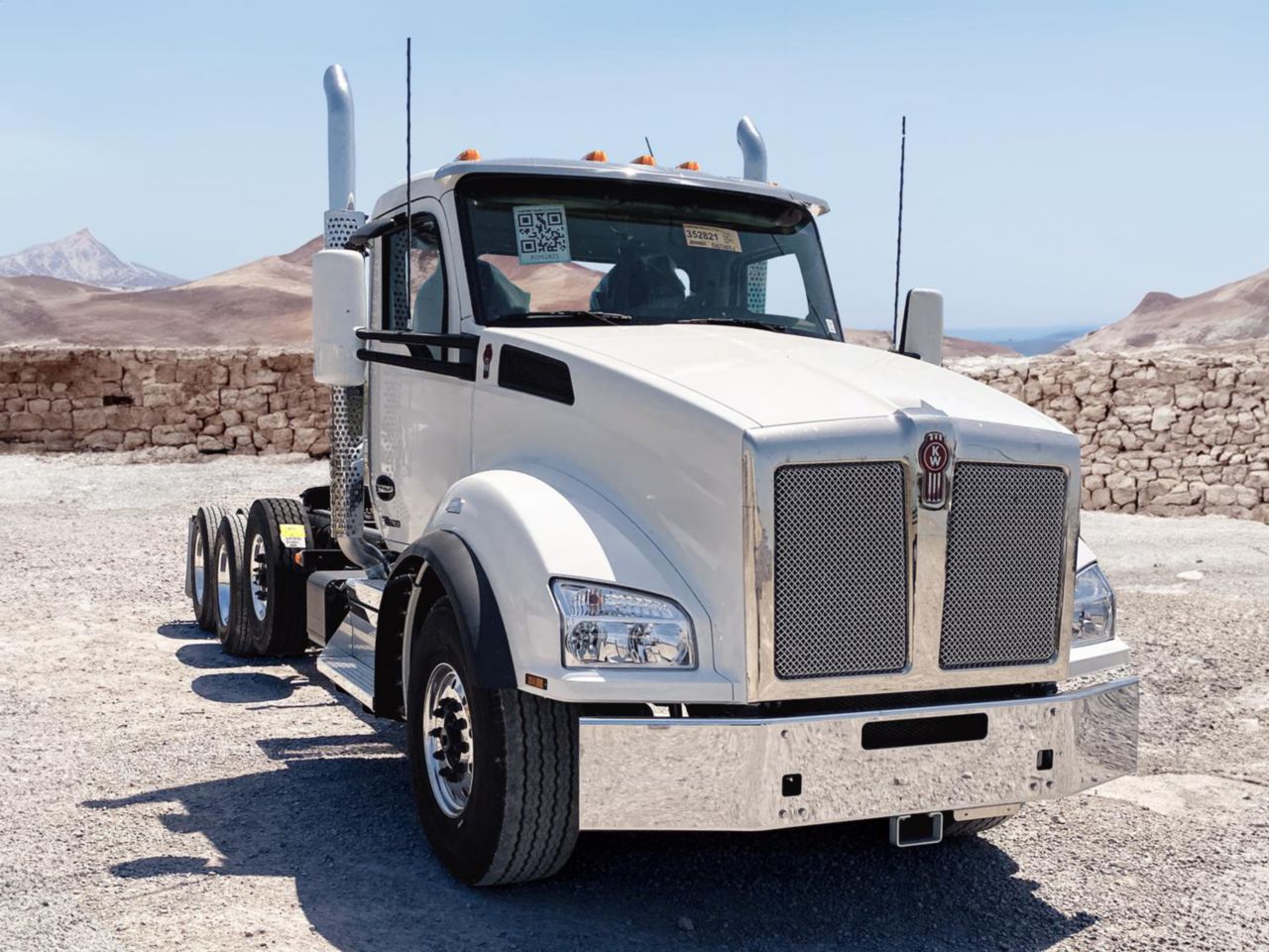 2024 Kenworth T880 8x4 Road Tractor