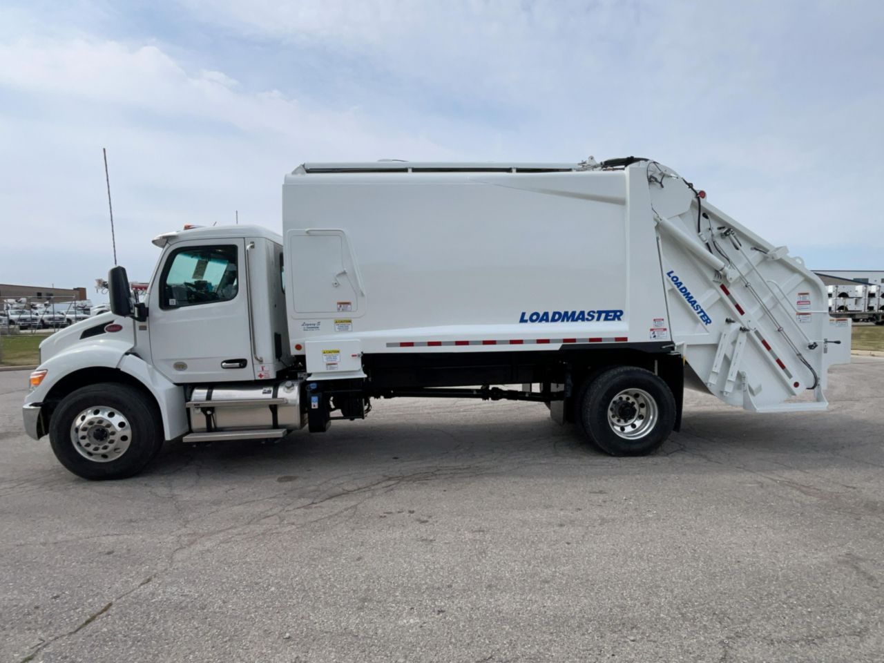【廃盤】【未使用】LIVESLINGER YA-ON COMPLETE 2026 Peterbilt 537 4x2 Loadmaster LEGACY3 20YD REAR LOADER SHORT