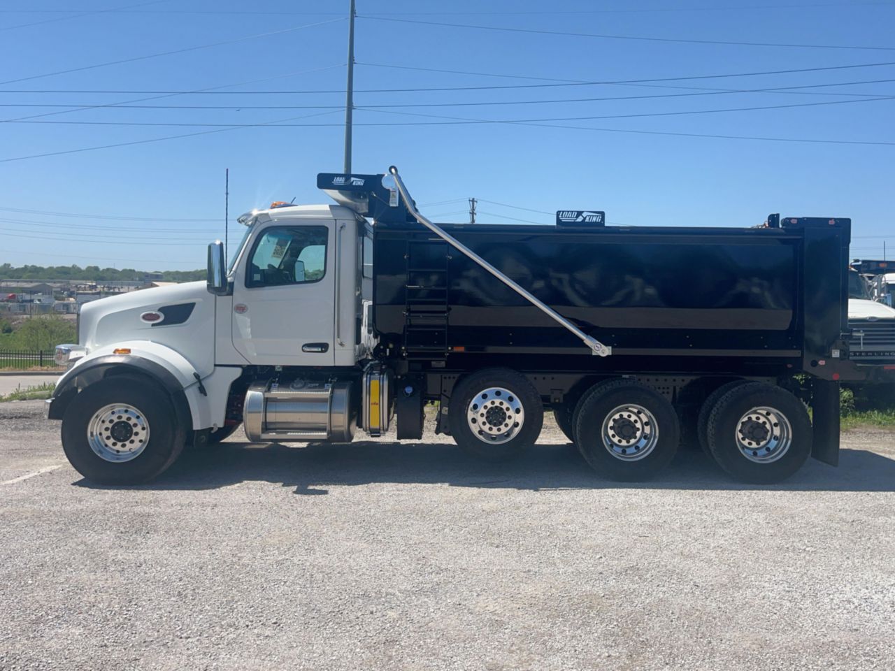 2026 Peterbilt 567 8x4 16′ Load King Dump Truck