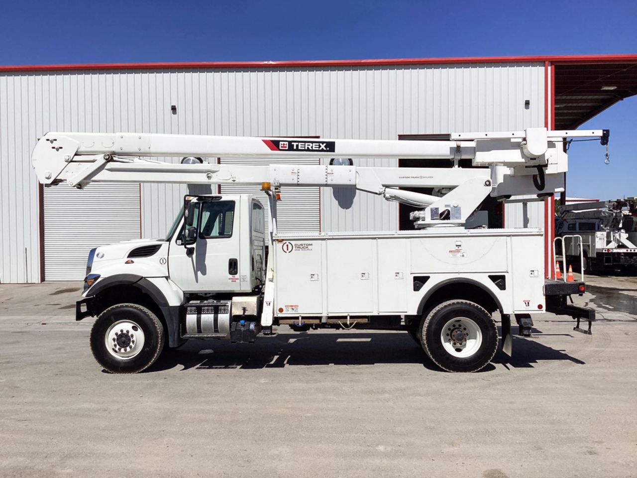 2018 IHC 7300 4x4 2008 Terex 5TC-55 Bucket Truck