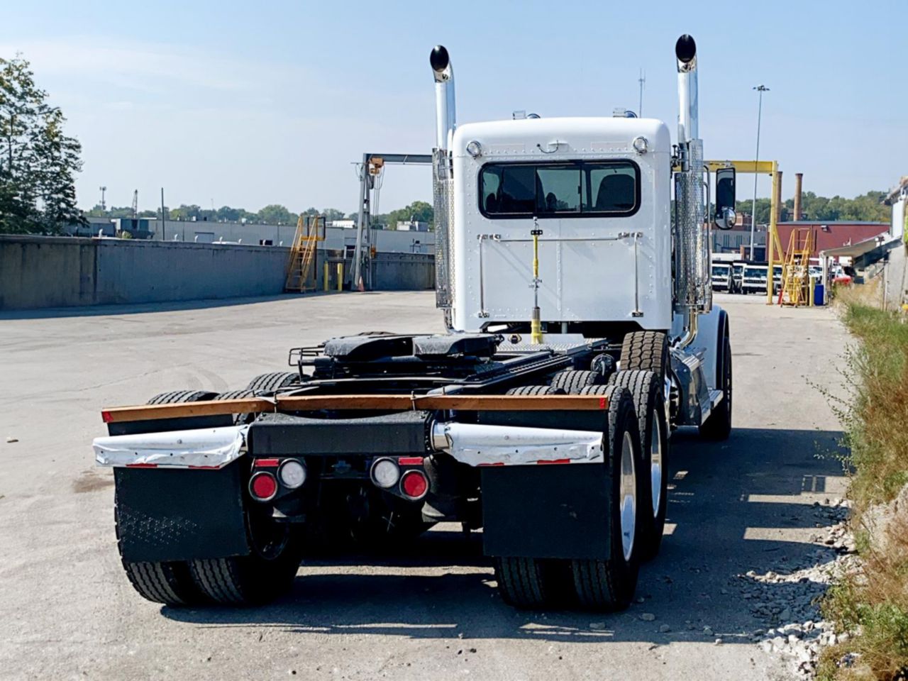 2024 Peterbilt 389 8x4 Road Tractor