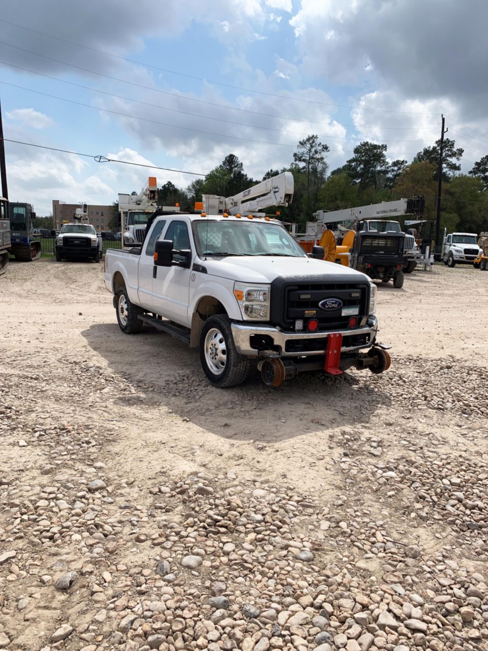 2015 Ford F350 4x4 HiRail Pickup Truck