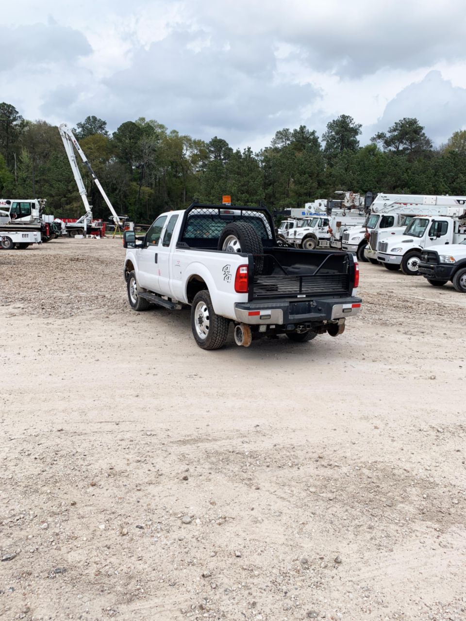 2015 Ford F350 4x4 HiRail Pickup Truck