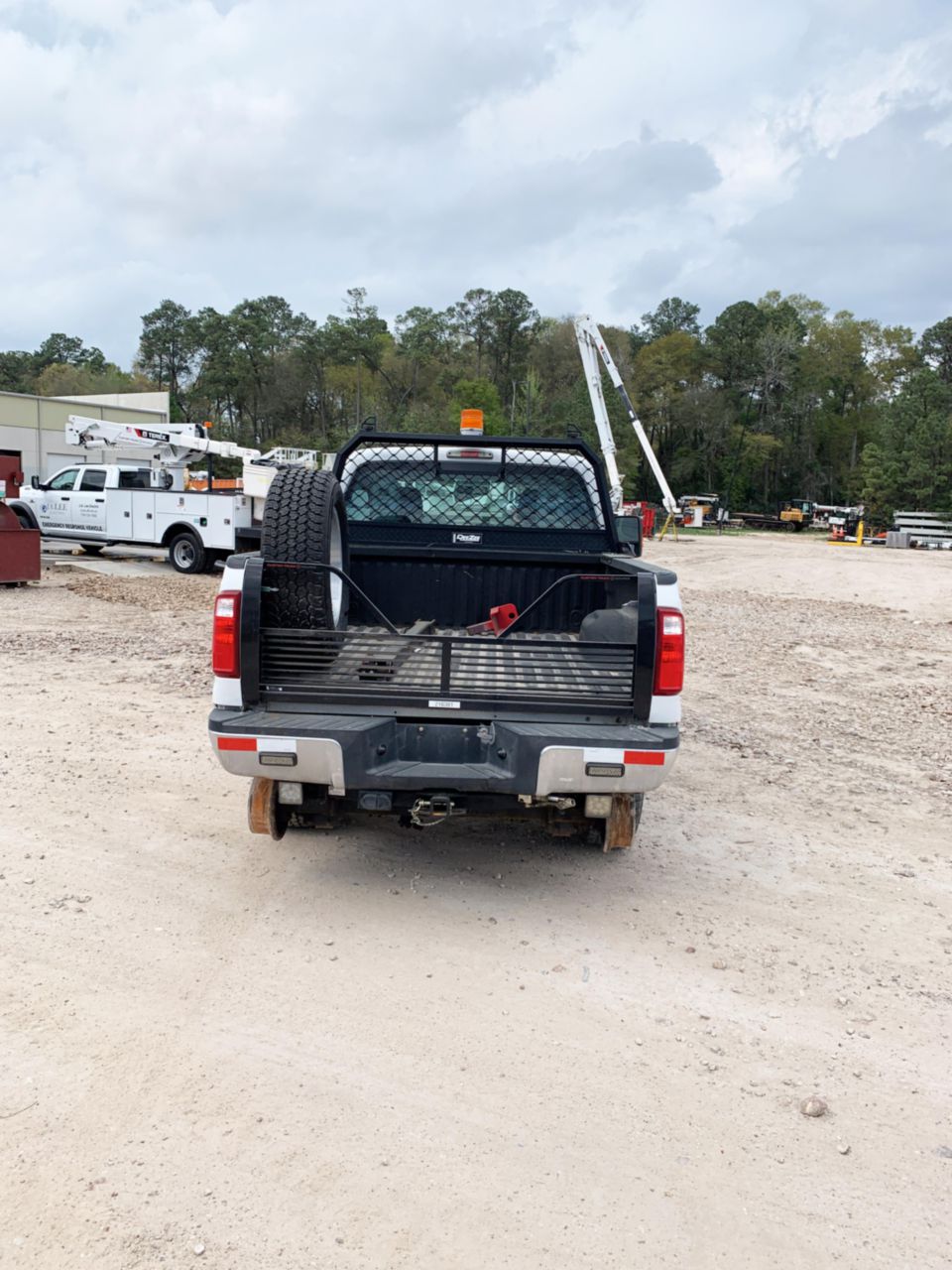 2015 Ford F350 4x4 HiRail Pickup Truck