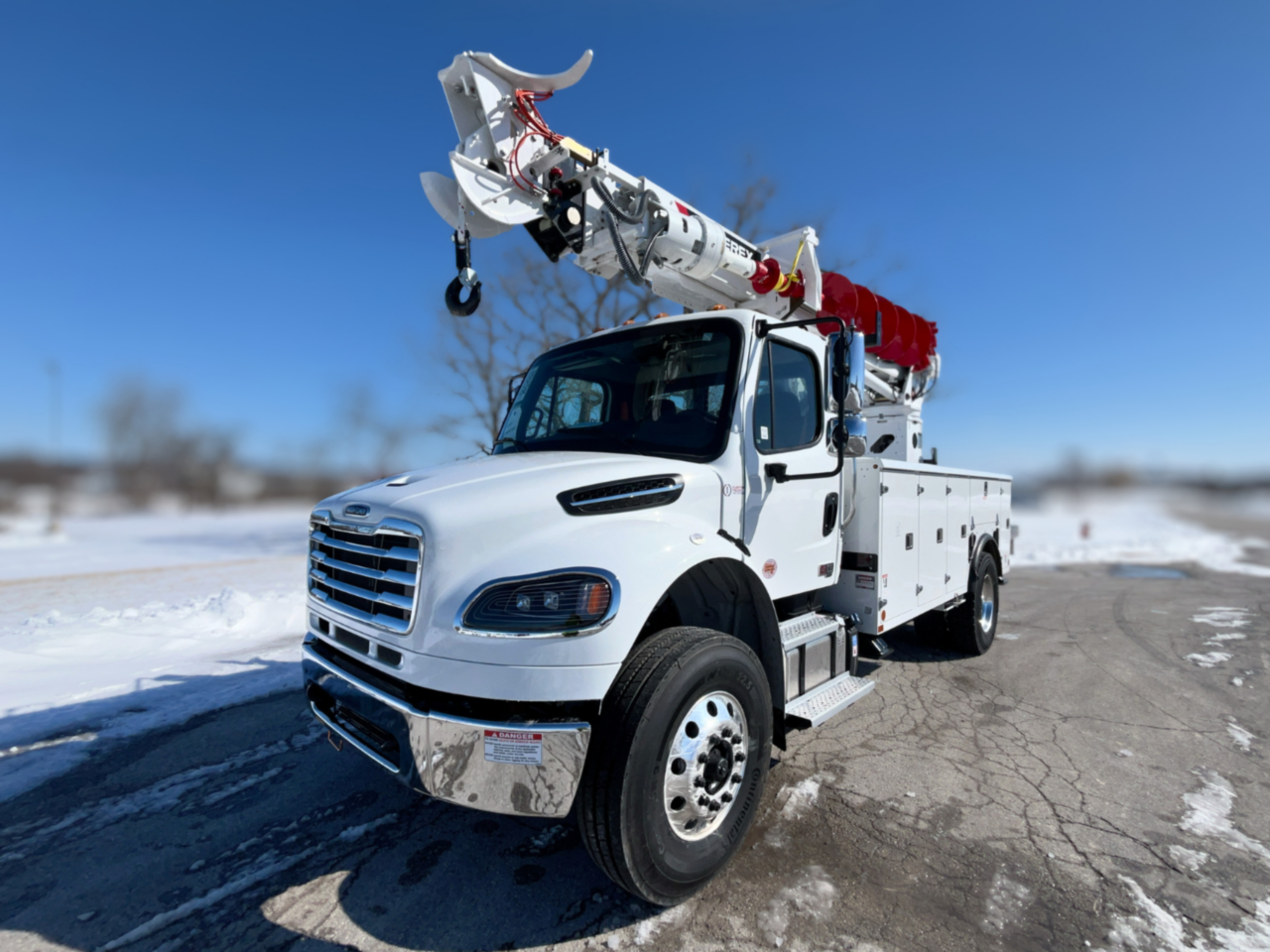 Terex Utilities Commander 4047 Digger Derrick on 2027 Freightliner