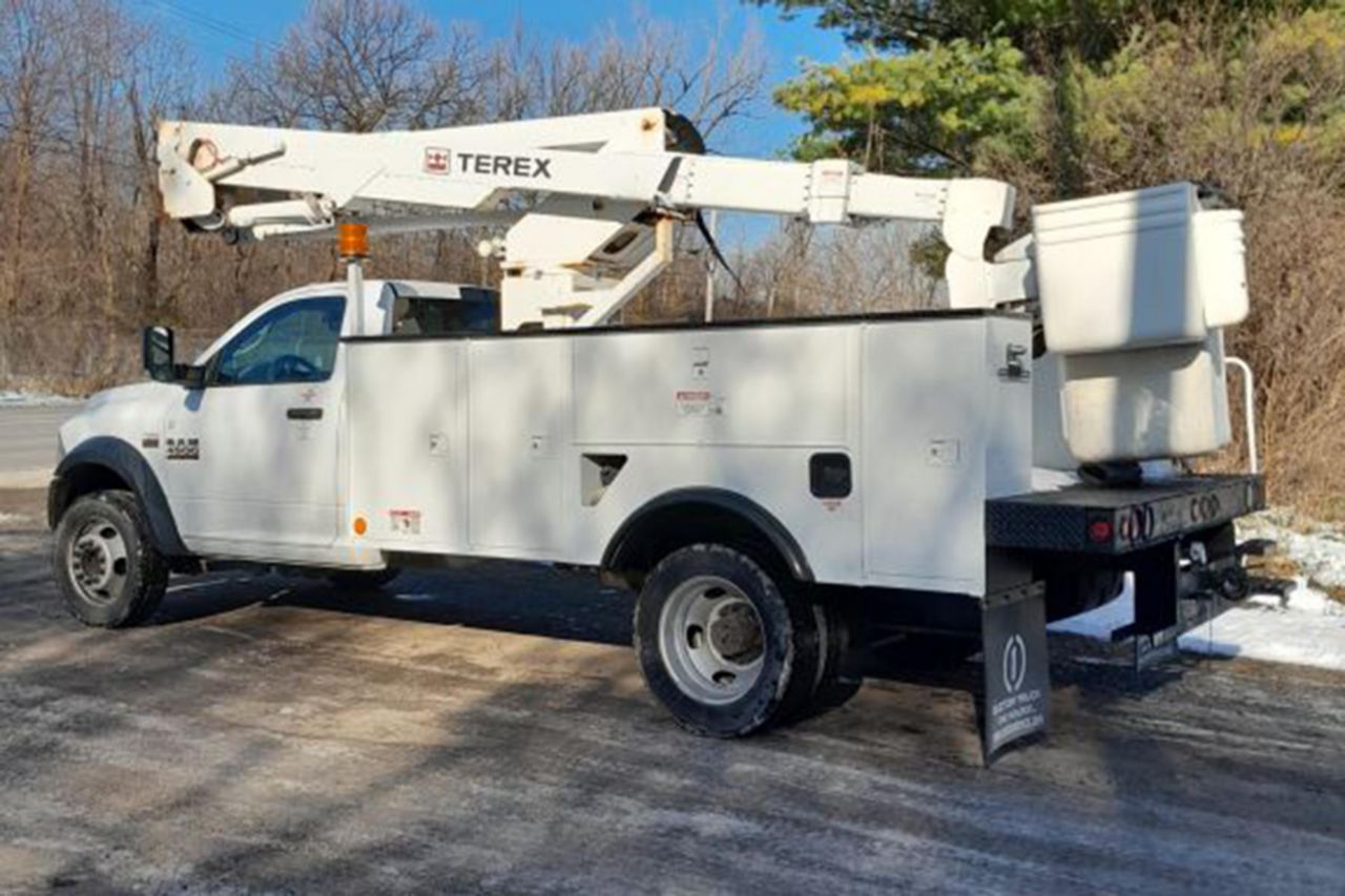 2016 Dodge 4500 4X2 2009 Terex LT-38 Bucket Truck