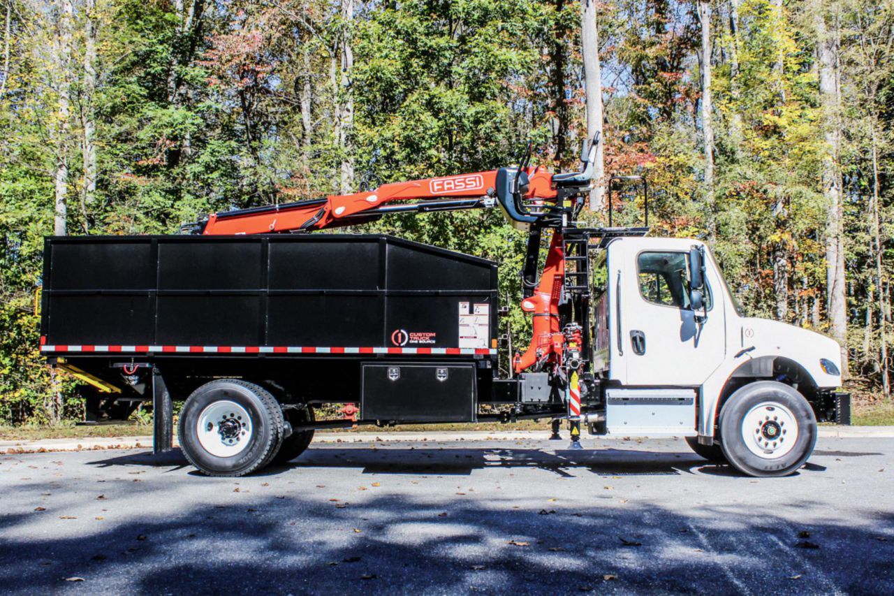 2024 Freightliner M2106 4x2 FASSI F115A.0.22 Grapple Truck