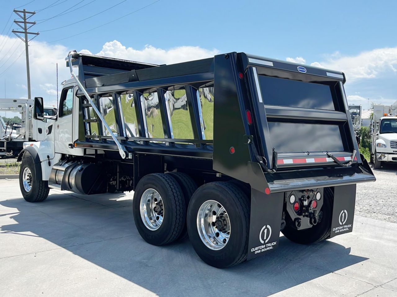 2025 Peterbilt 567 6x4 16' Insulated Duraclass Dump Truck