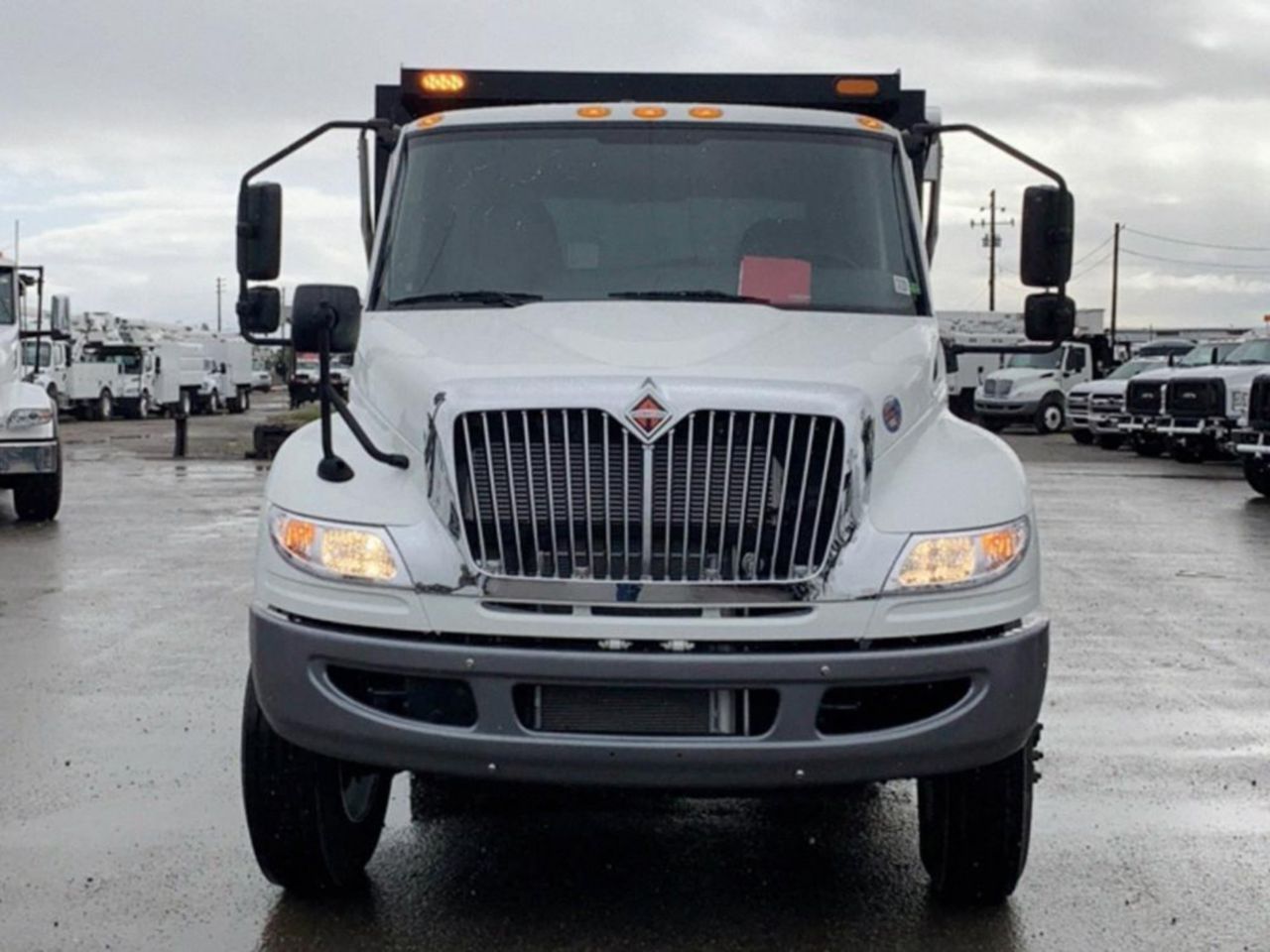 International HV607 4x2 Dump Truck