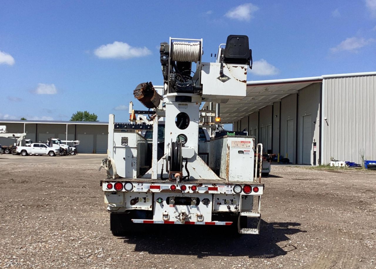 2019 Ford F-750 4x2 Versalift TMD-2047-T Digger Derrick