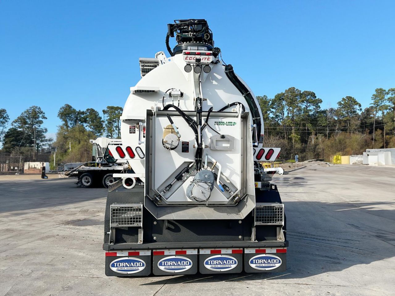 2024 Peterbilt 567 8x6 Tornado Global F4 Ecolite Hydrovac Truck