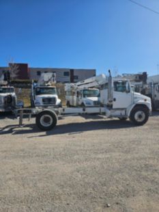 2002 Freightliner FL70 4x2 Cab & Chassis