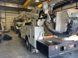 2017 Dodge 5500 4x4 Diesel Duralift DPM2-40 Bucket Truck