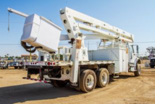 2016 Freightliner M2106 6x6 Versalift VST-9500-MHI Bucket Truck