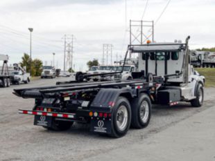 2025 Peterbilt 567 6x4 Galbreath U5-OR-174 Roll-Off Truck