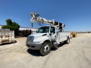 2019 International MV607 4x2 Versalift TMD-2047-T Digger Derrick