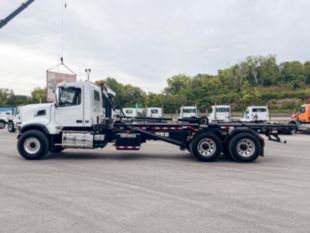 2024 Volvo VHD64 6x4 Galbreath U5-OR-174 Roll-Off Truck