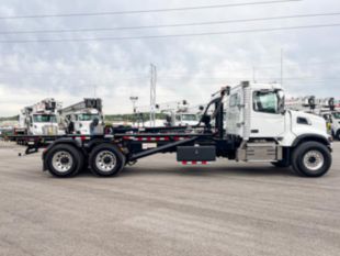 2024 Volvo VHD64 6x4 Galbreath U5-OR-174 Roll-Off Truck