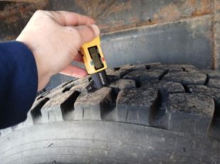 2015 Freightliner M2 4x4 Terex Commander 4047 Digger Derrick Truck