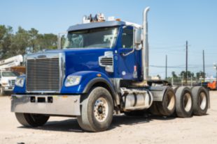 2018 Freightliner 122SD 8x4 Heavy Haul Tractor