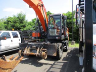 2016 DOOSAN DX190W5 Tracked Hi-Rail Excavator