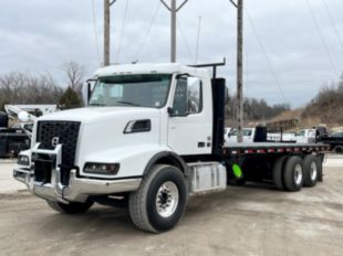 2025 VOLVO VHD64 6x4 Veqor Flatbed Truck