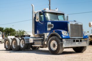 2018 Freightliner 122SD 8x4 Heavy Haul Tractor