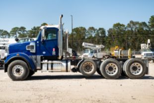 2018 Freightliner 122SD 8x4 Heavy Haul Tractor